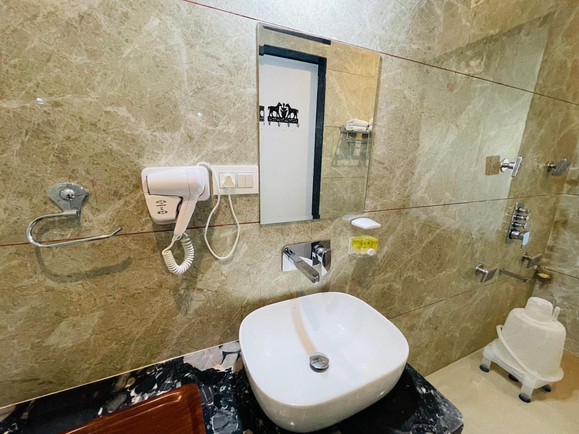 Dev Villa Resort Rajsamand Buitenkant foto